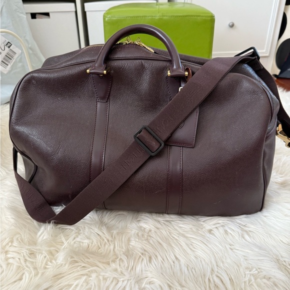 Authentic Louis Vuitton Vintage Taiga Kendall - Burgundy - Picture 4 of 16